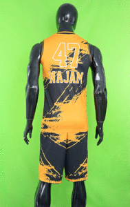 High-performance basketball uniform in yellow and black – breathable fabric for athletes

