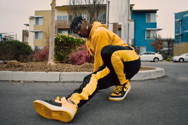 Read more about the article Top Tracksuit Trends for 2025: Helder Sports Teams and Distributors Guide